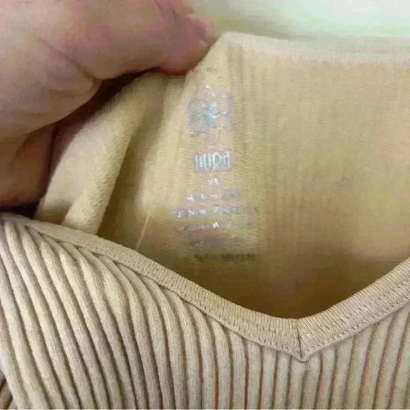 Aura Tan Ribbed Bodysuit Tank Size M/L NWT - Picture 3 of 5